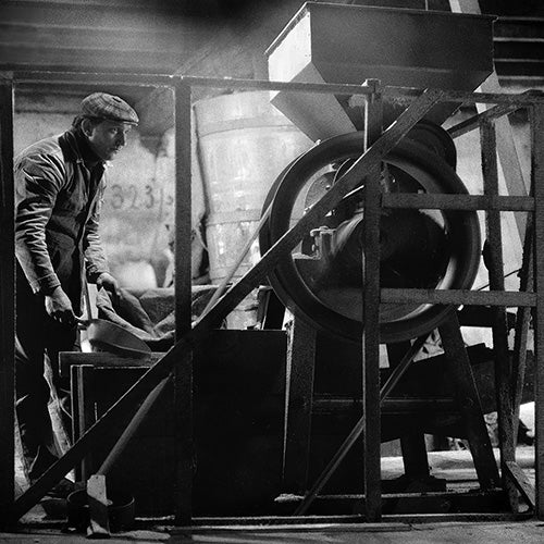Début de la production de la Moutarderie de Luxembourg dans un ancien moulin en 1922 